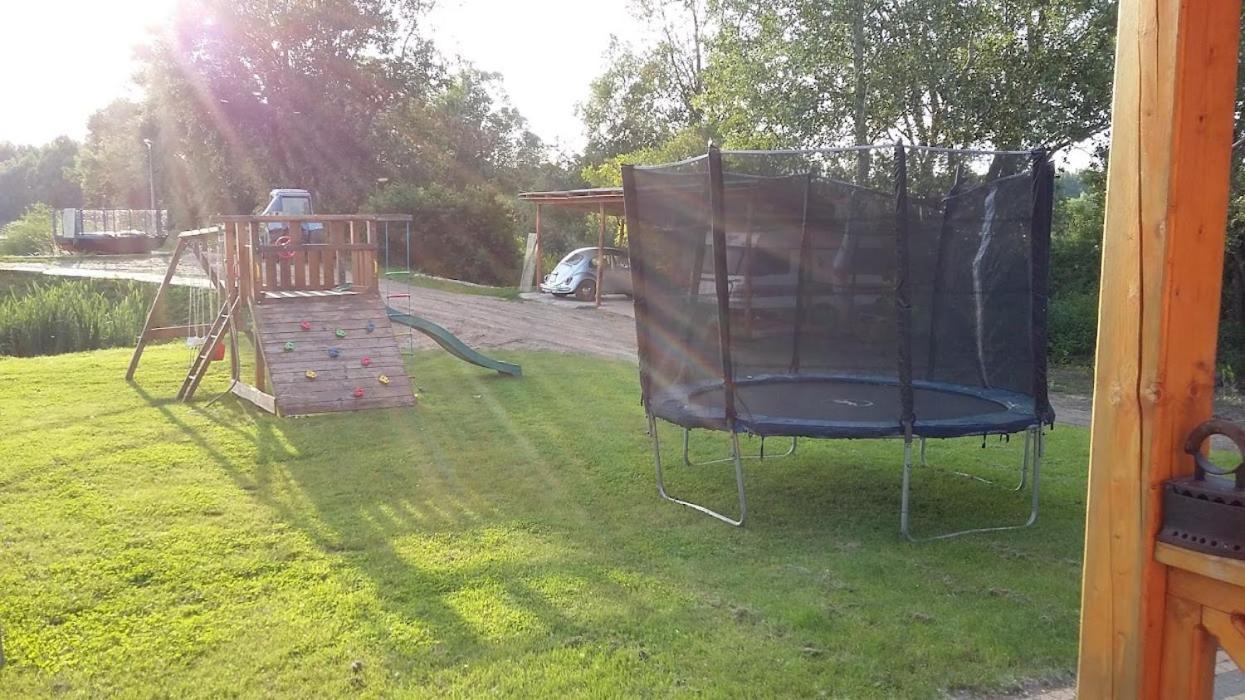Ferienwohnung Tomajor Vendeghazak Tiszaeszlar Exterior foto