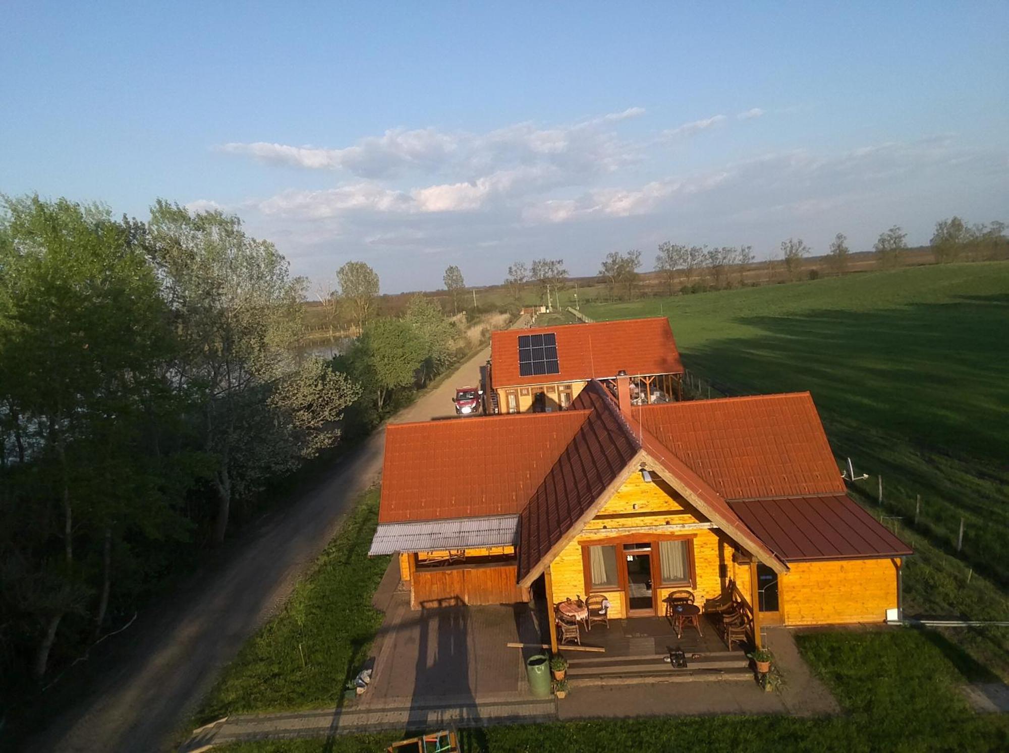 Ferienwohnung Tomajor Vendeghazak Tiszaeszlar Exterior foto